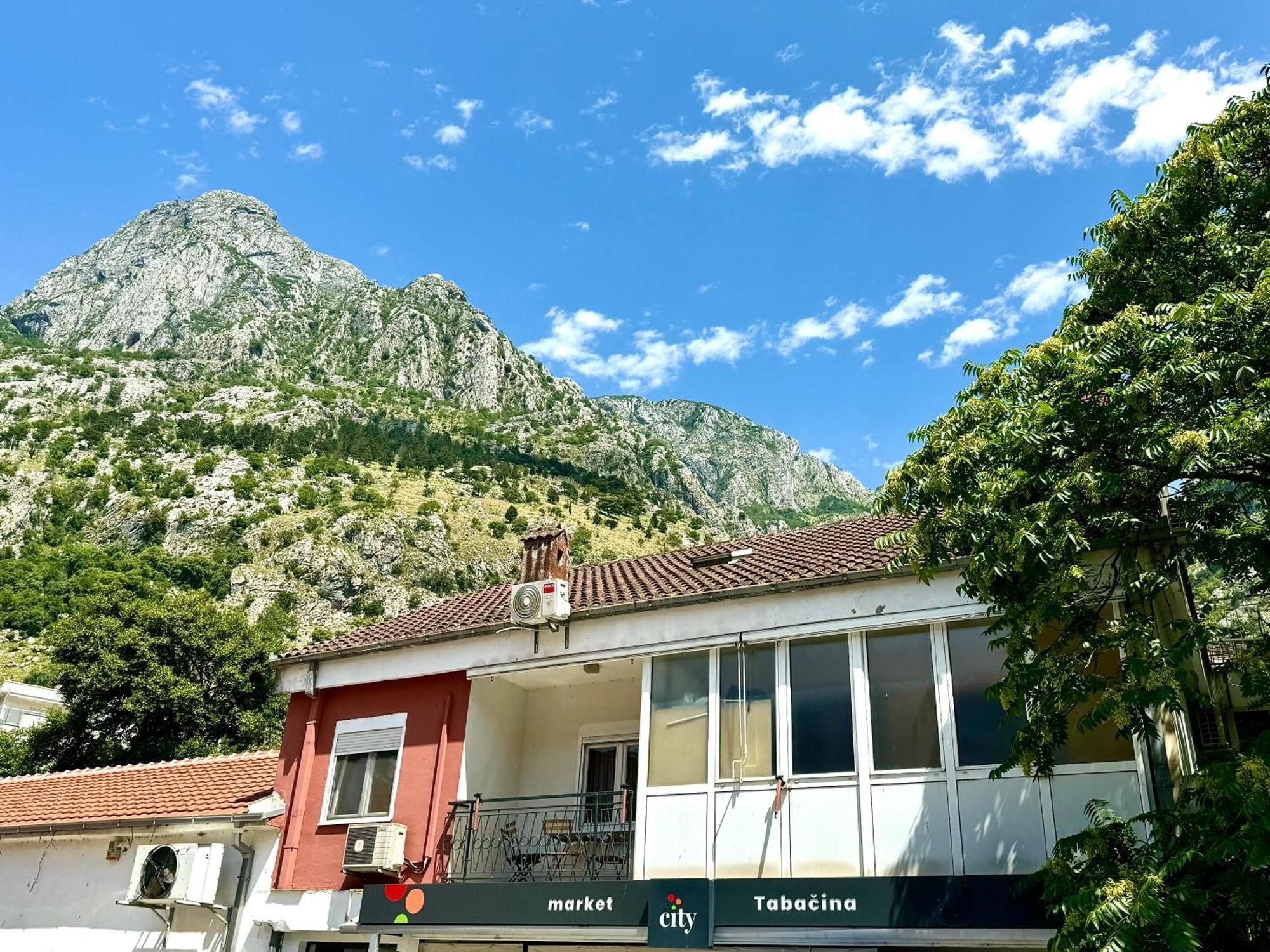Kotorhostelito エクステリア 写真